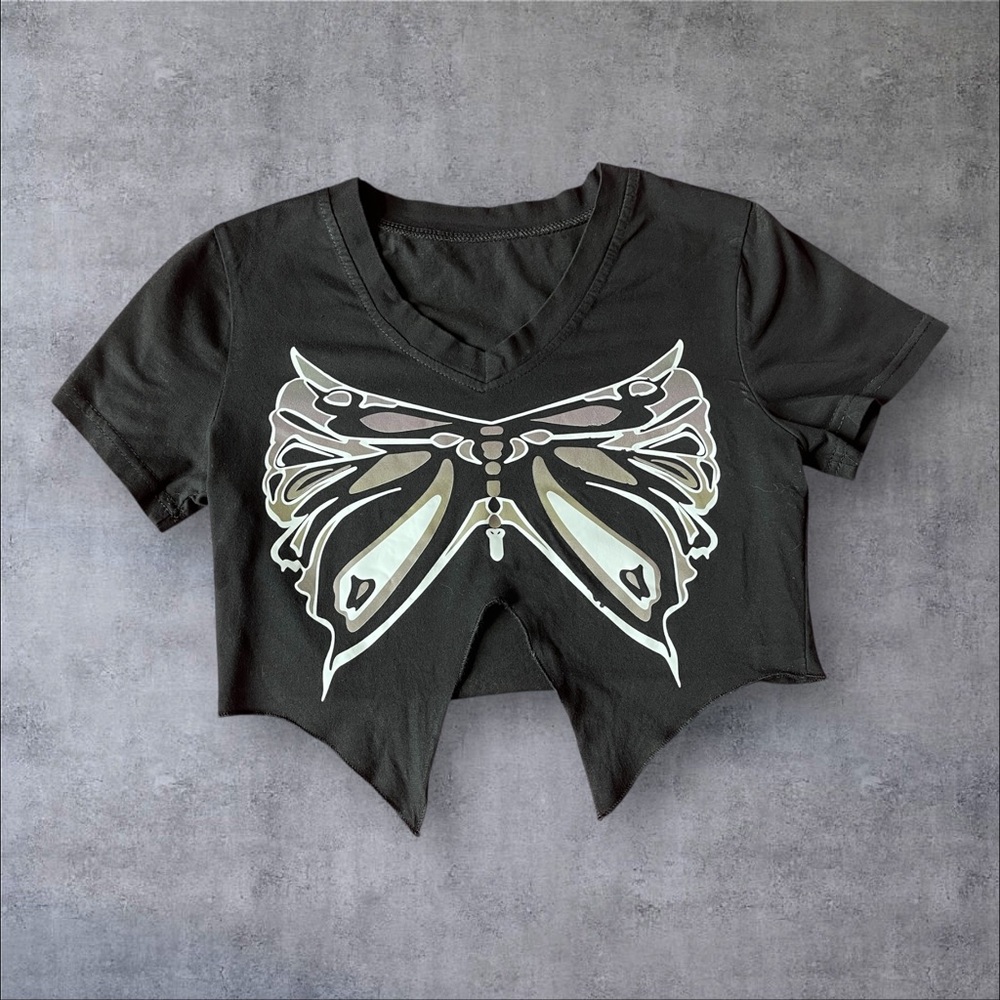 Edgy Butterfly Cropped Tee | Size Medium